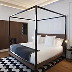 One Shot Reina Victoria Hotell 4*