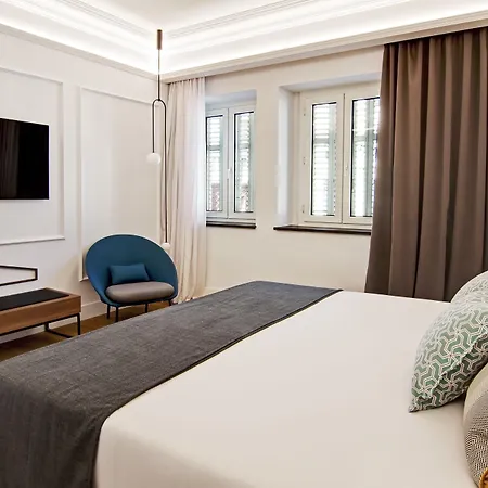 One Shot Reina Victoria Hotel 4*