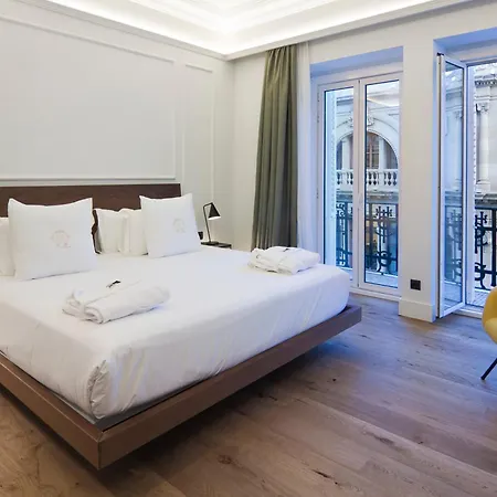 One Shot Reina Victoria Hotel