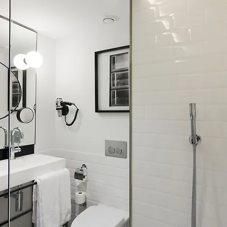 One Shot Reina Victoria 4*