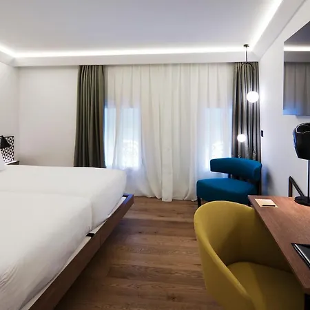 One Shot Reina Victoria Hotel Valencia