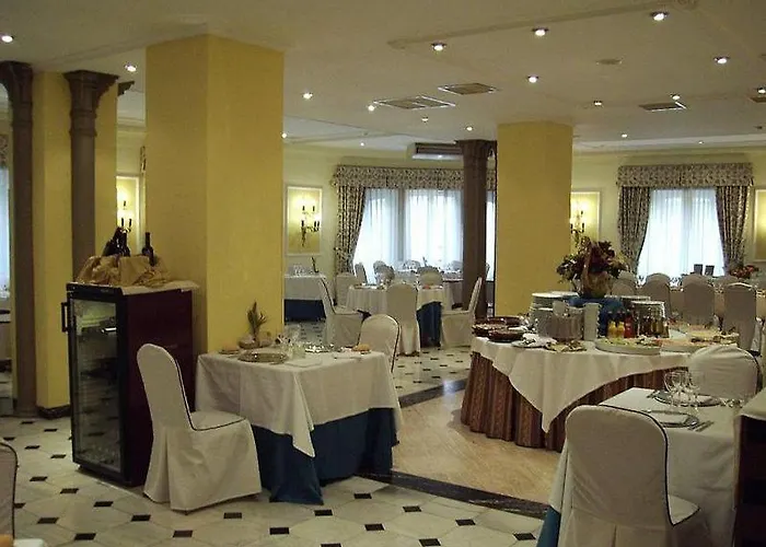 Hotel One Shot Reina Victoria 4*